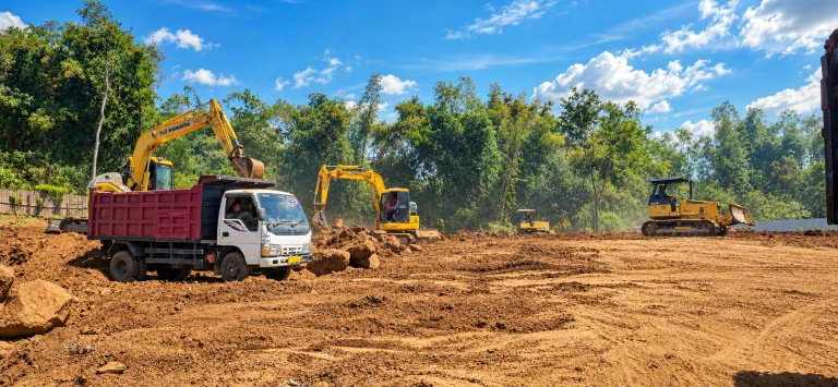 Excavator PC75 dan Dozer D31 untuk proyek cut and fill di Dayurejo Prigen Pasuruan